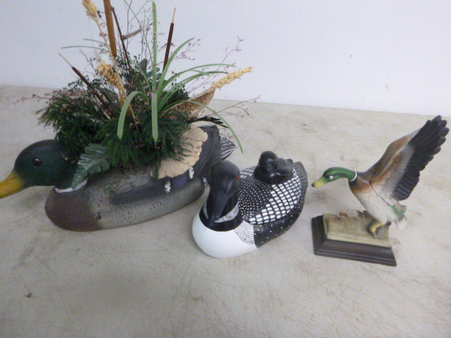lot 16 image: Wildlife Dcor