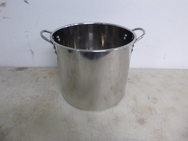 lot 19 image: Stainless Steel Pot
