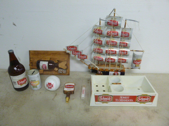 lot 23 image: Schmidt Beer Collector Items