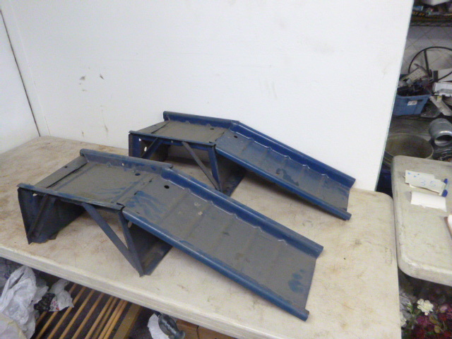 lot 35 image: 2 Peterson Car Ramps