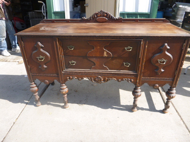 lot 72 image: Vintage Buffet Table