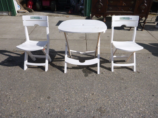 lot 73 image: Quick Fold Camping Table and 2 Chairs