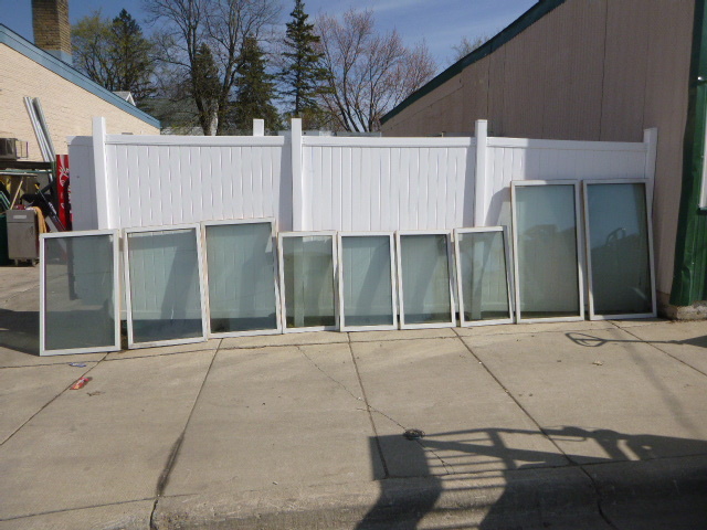 lot 80 image: 9 Windows