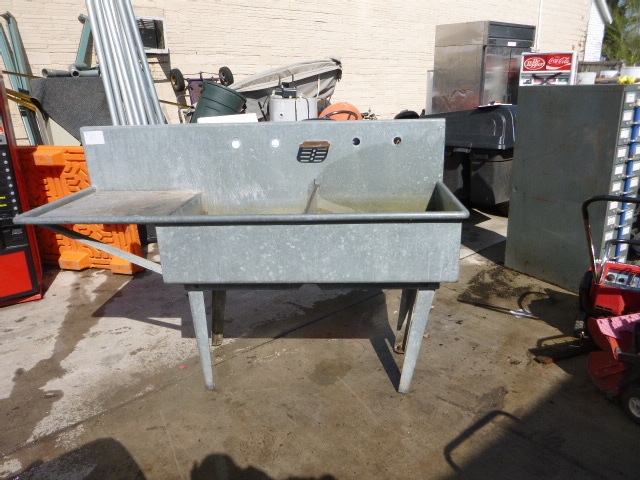 lot 81 image: 2 Bay Laundry Sink