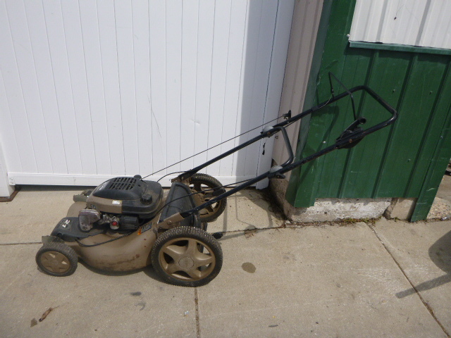lot 101 image: Craftsman Eagler I Lawn Mower