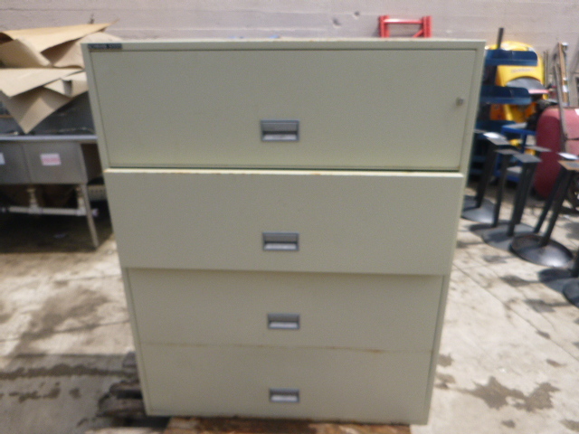 lot 114 image: 4 Drawer Lateral File Cabinet
