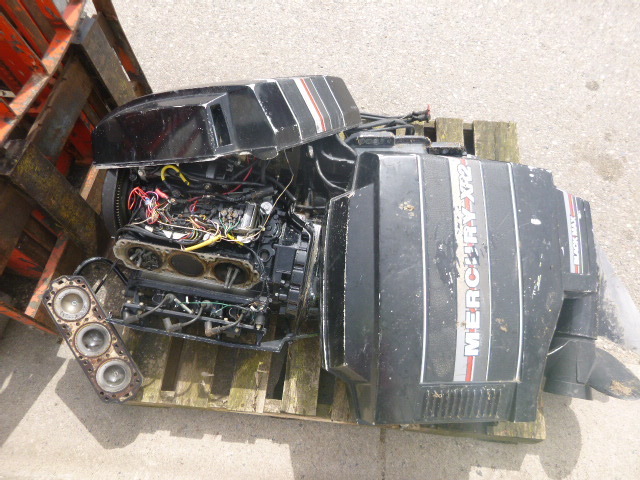 lot 116 image: Mercury XR2 Black Max Outboard Motor