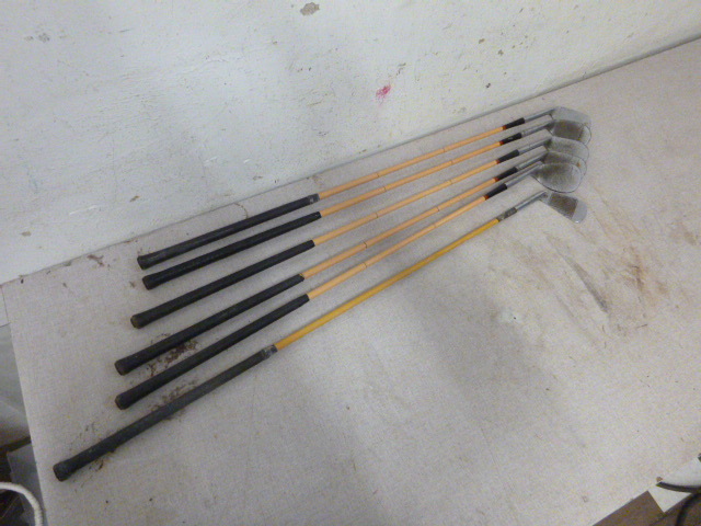 lot 134 image: 6 Wood Shaft Golf Clubs
