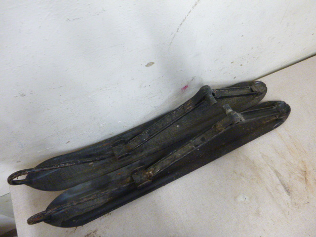 lot 136 image: 2 Snowmobile Skis