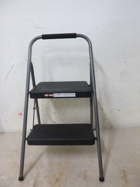 lot 162 image: Cosco Step Ladder