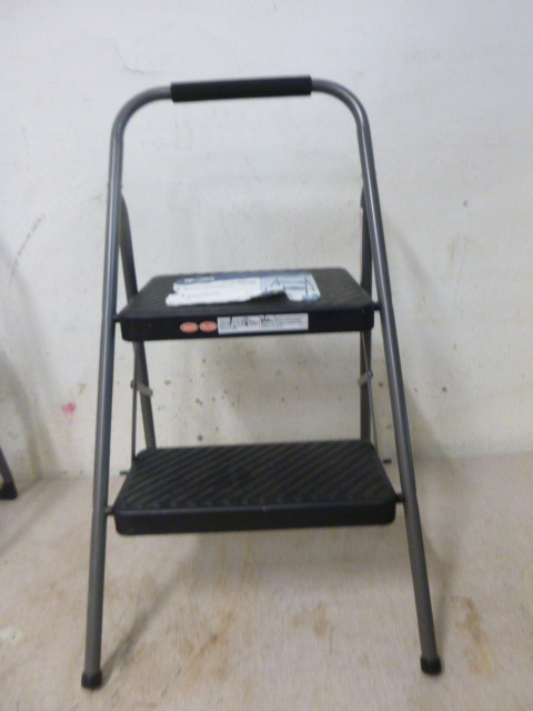 lot 164 image: Cosco Step Ladder