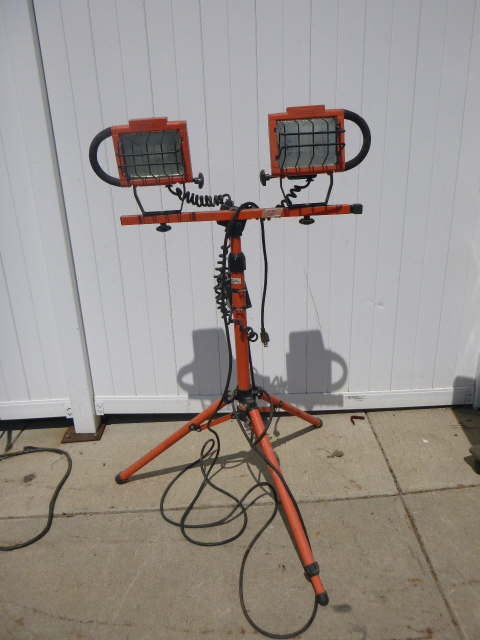 lot 173 image: Regent 2 Head Halogen Lights