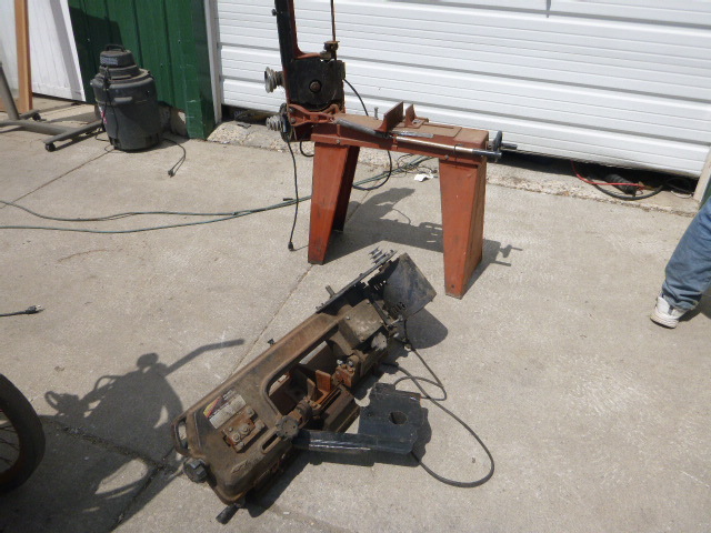 lot 174 image: 2 Metal Band Saws