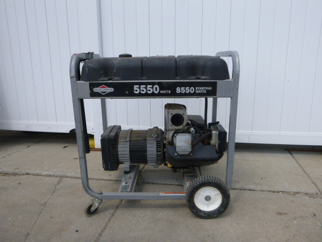 lot 4 image: Briggs & Stratton Generator