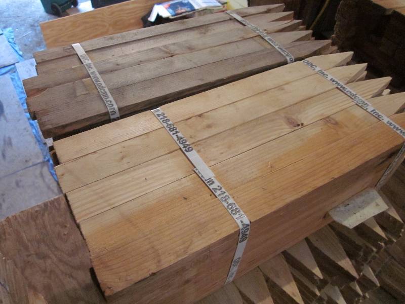 lot 110 image: 10 Bundles of Stakes