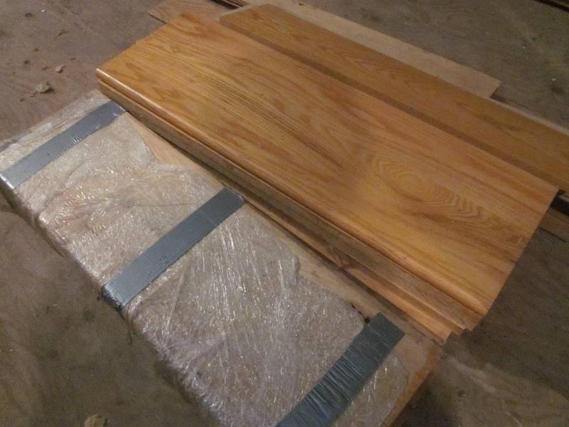 lot 115 image: Oak Stair Treads