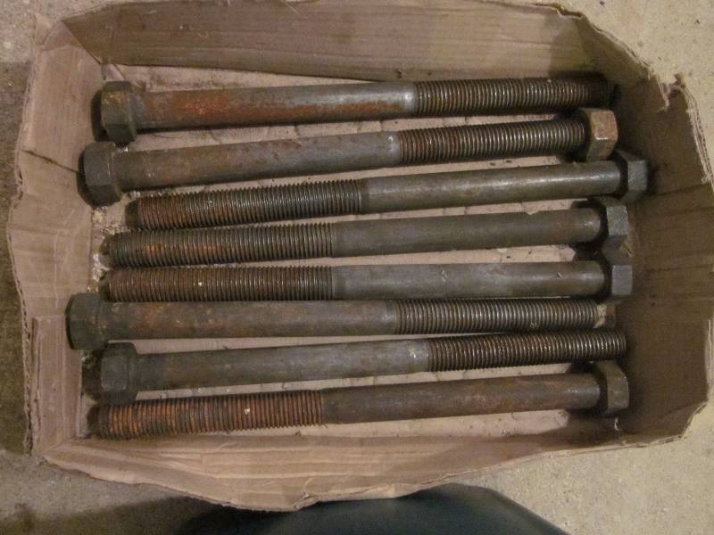 lot 46 image: Carriage Bolts & 14 Long  Bolts