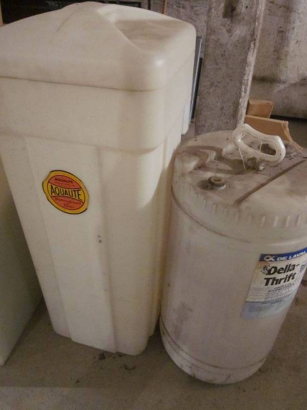 lot 52 image: 3 Plastic Containers, Tarp, & Pots