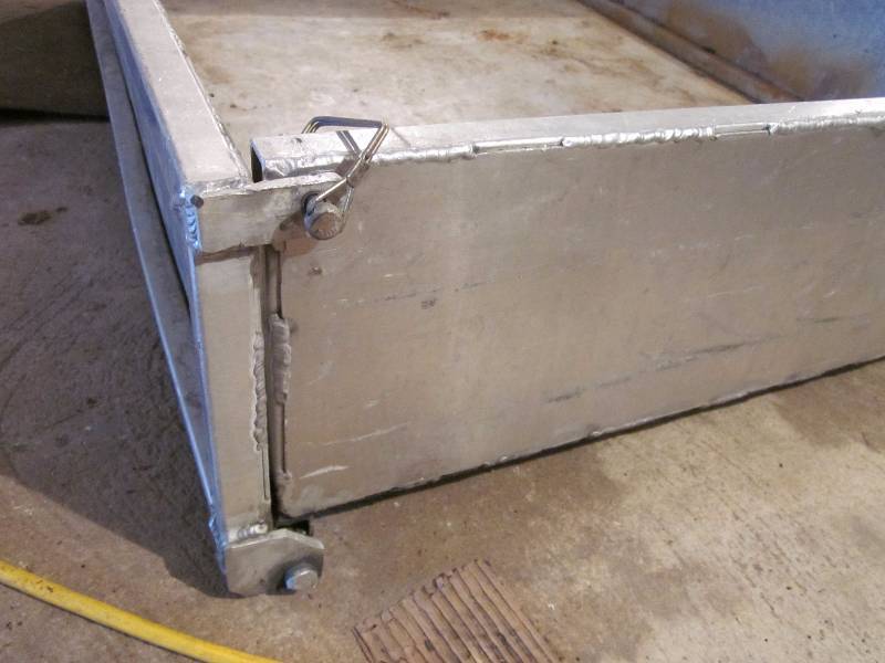 lot 15 image: Aluminum Box for ATV