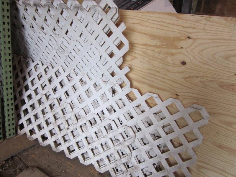 lot 53 image: PVC Lattice