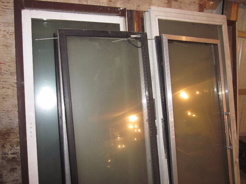 lot 61 image: Patio Doors & Misc Glass Doors