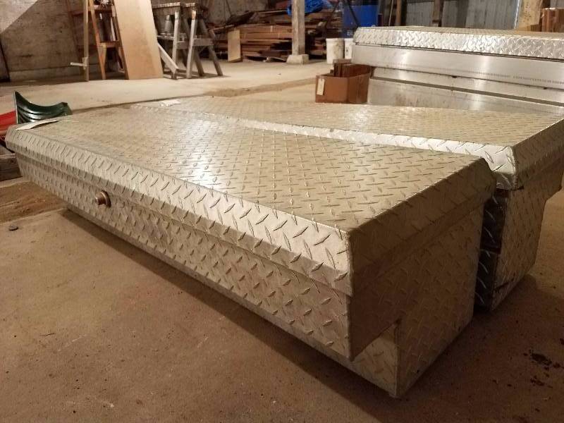 lot 14 image: Side Diamond Plate Pickup Tool Boxes (Pair)