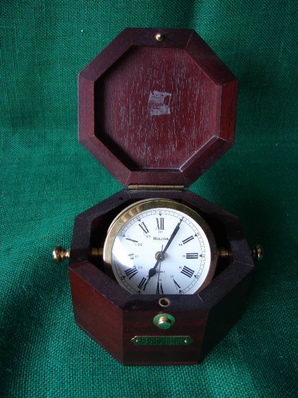 lot 102 image: Bulova Clock. ( Quartz )
