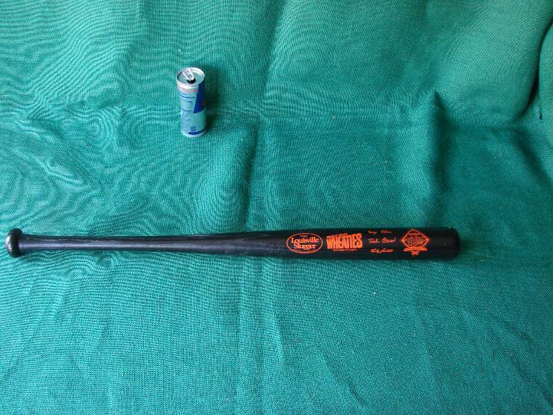 lot 118 image: LOUISVILLE SLUGGER bat ( Tony Oliva - Rod Carew - Kirby Puckett )