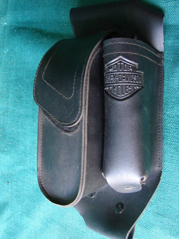 lot 135 image: HARLEY DAVIDSON LEATHER HOLDER