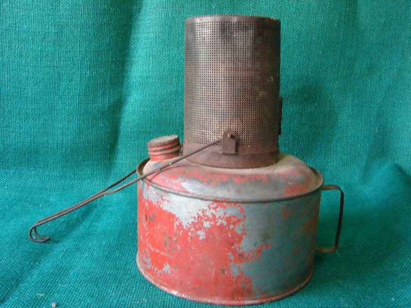 lot 139 image: Vintage Kerosene lampHeater