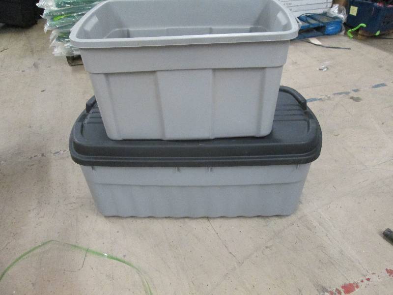 Rubbermaid 54 gallon RoughneckTote ...
