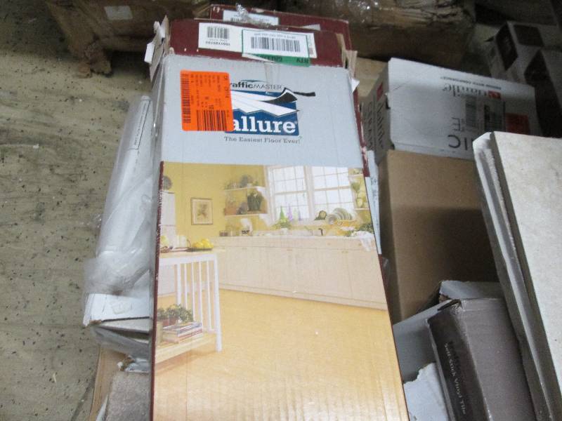 Lot of 2 cases TrafficMaster Allure...