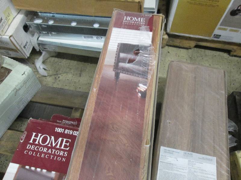 Lot of 4 Cases Home Decorators Coll...