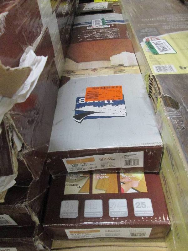 Lot of 2 Cases Home Decorators Coll...