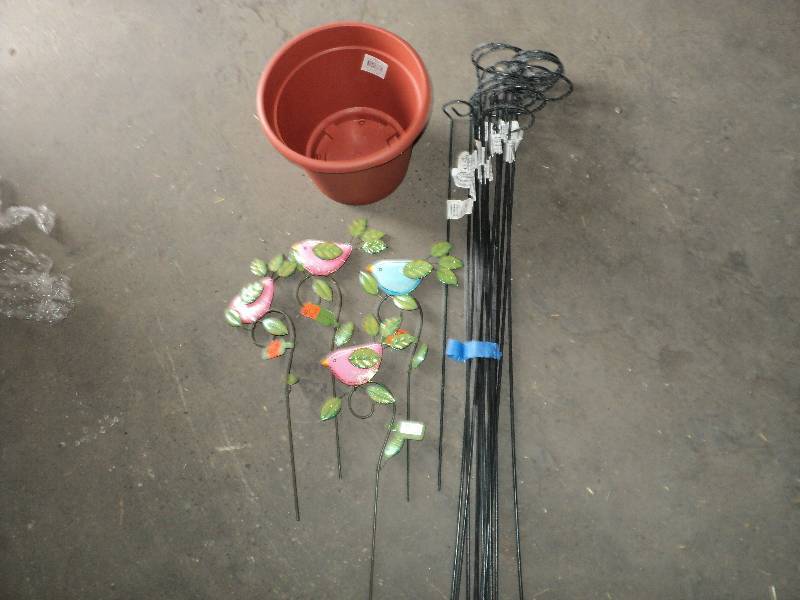 10 small plant support rings, pot, ...