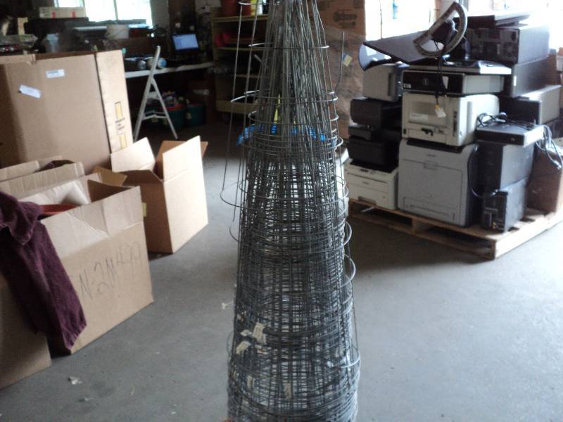 35 small tomato cages...