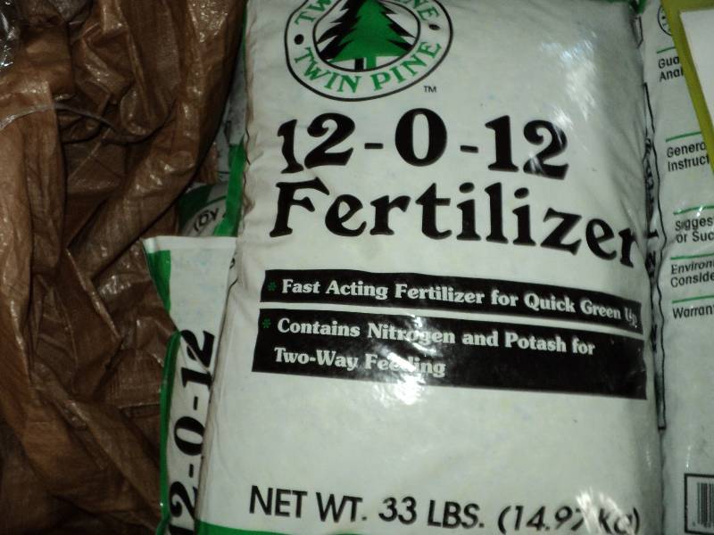 1 bag of Twin pine fertilizer, 33 l...