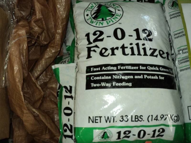 1 bag of Twin pine fertilizer, 33 l...