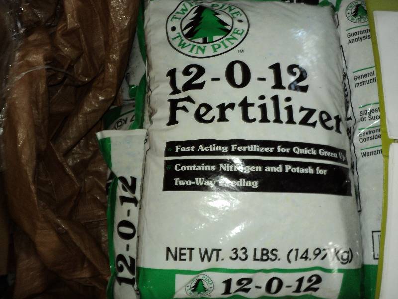 1 bag of Twin pine fertilizer, 33 l...