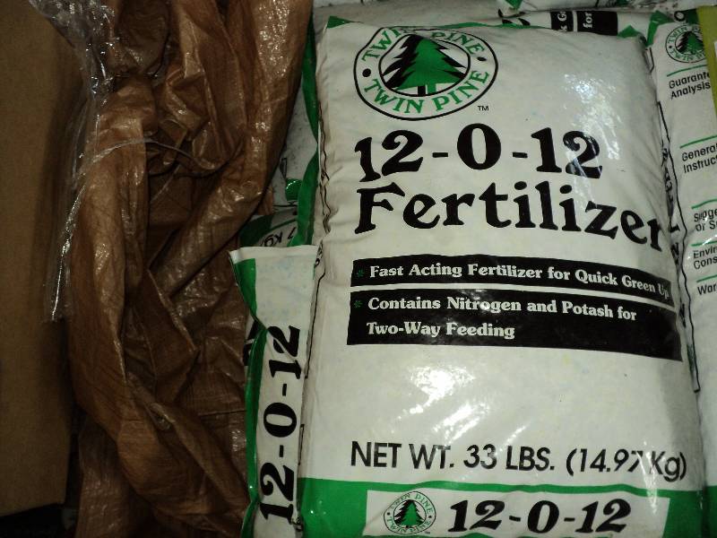 1 bag of Twin pine fertilizer, 33 l...