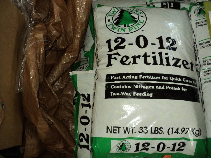 1 bag of Twin pine fertilizer, 33 l...