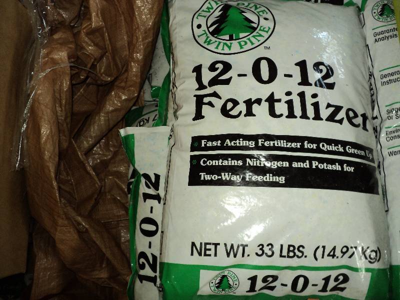 1 bag of Twin pine fertilizer, 33 l...