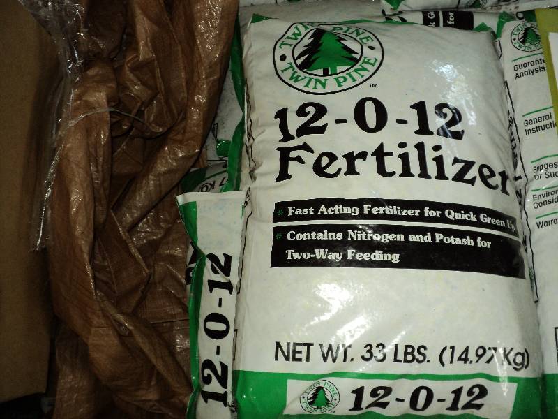 1 bag of Twin pine fertilizer, 33 l...