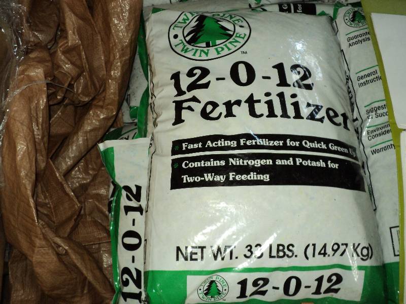 1 bag of Twin pine fertilizer, 33 l...