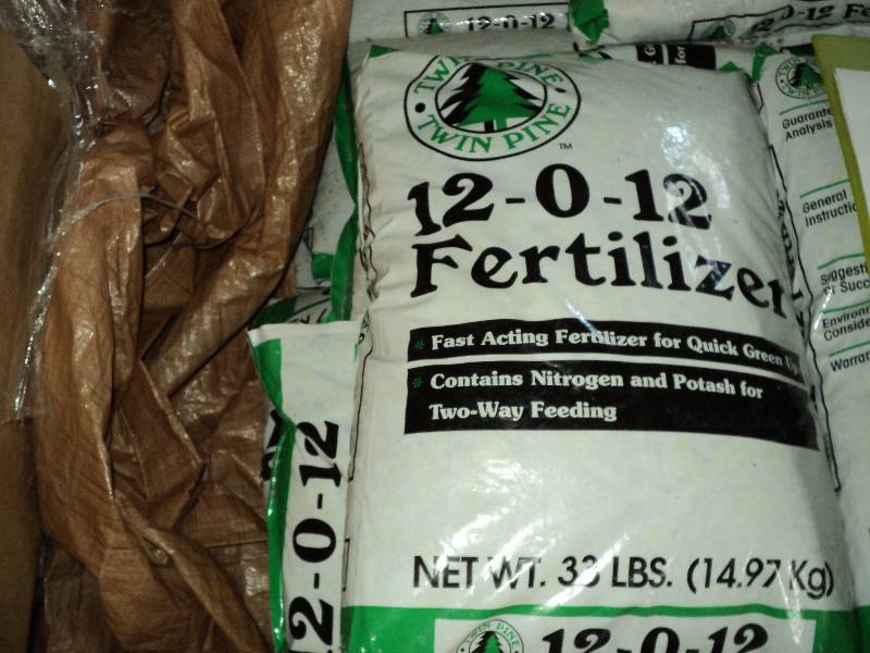1 bag of Twin pine fertilizer, 33 l...