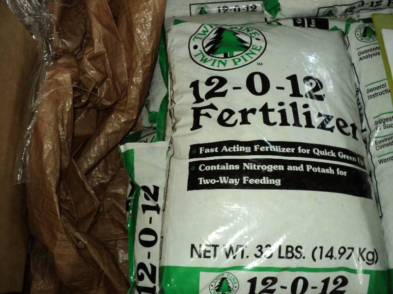 1 bag of Twin pine fertilizer, 33 l...