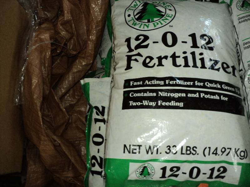 1 bag of Twin pine fertilizer, 33 l...