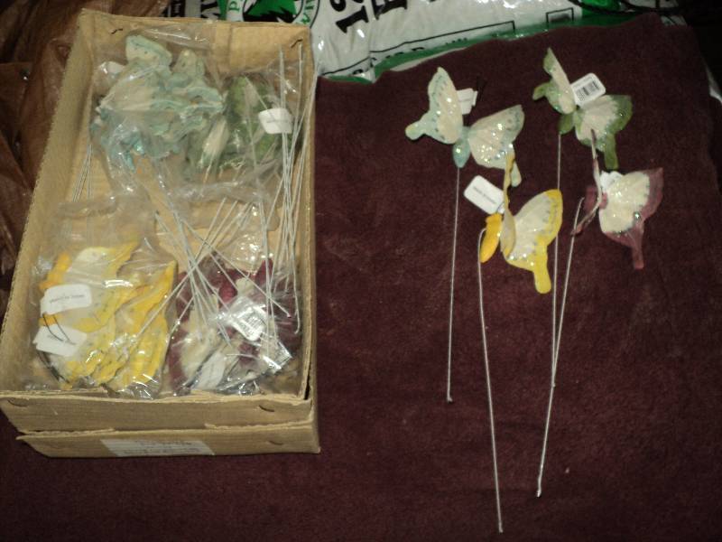 butterfly picks, 36 per box, 4 diff...