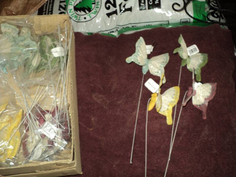 butterfly picks, 36 per box, 4 diff...