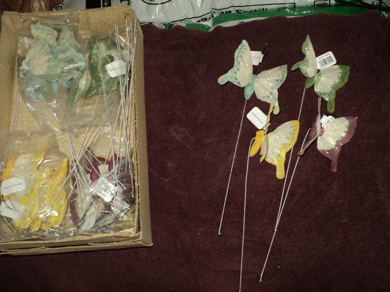 butterfly picks, 36 per box, 4 diff...
